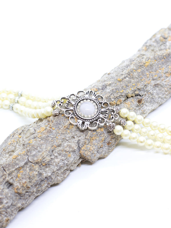ARIANA weiße Perlen Kropfkette Perlenkette mit Rosenquarz Halbkugel - Riemenschneider Manufaktur